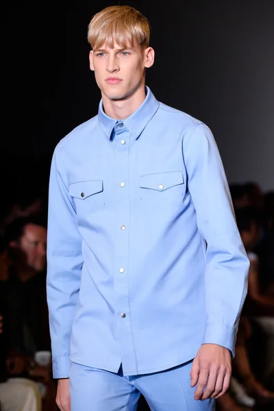 Look 12
